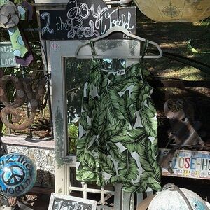 EUC Show Me Your Mumu Green Leaf Print Sleeveless Tank Top